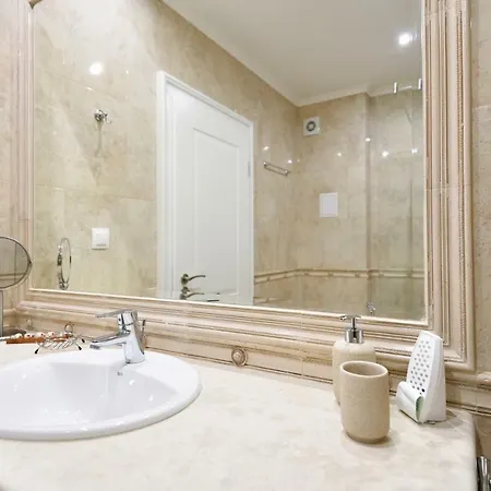 Grand Karavel Centre Βάρνα